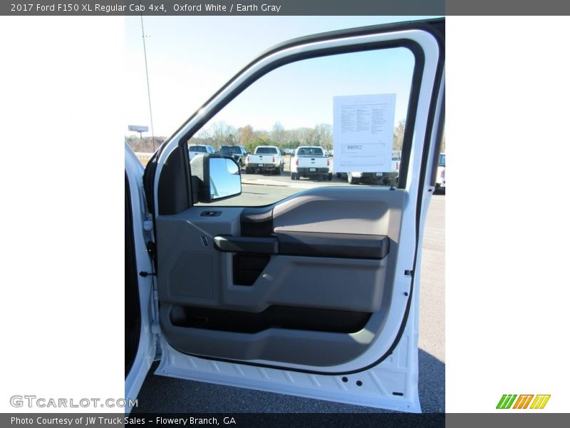 Oxford White / Earth Gray 2017 Ford F150 XL Regular Cab 4x4