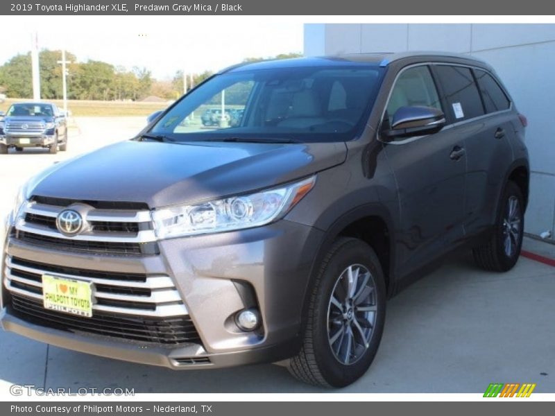 Predawn Gray Mica / Black 2019 Toyota Highlander XLE