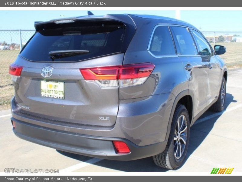 Predawn Gray Mica / Black 2019 Toyota Highlander XLE