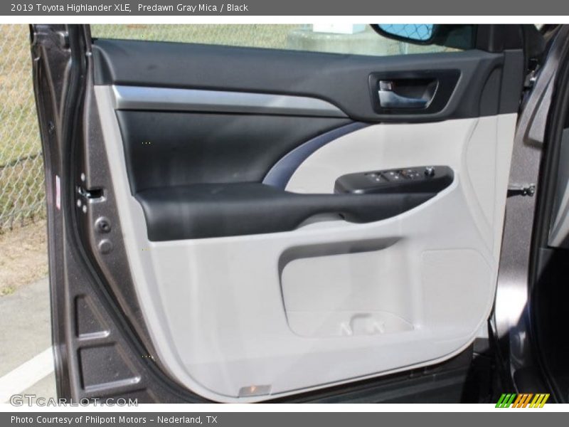 Predawn Gray Mica / Black 2019 Toyota Highlander XLE