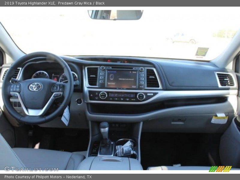 Predawn Gray Mica / Black 2019 Toyota Highlander XLE