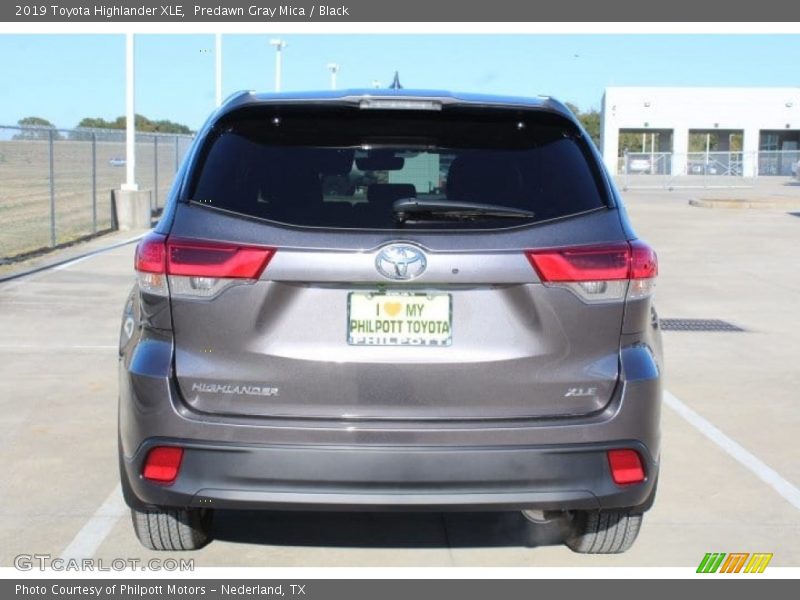 Predawn Gray Mica / Black 2019 Toyota Highlander XLE