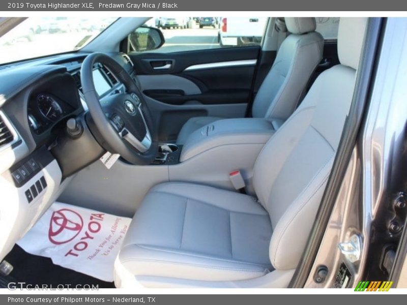Predawn Gray Mica / Black 2019 Toyota Highlander XLE