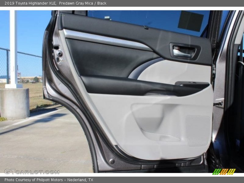Predawn Gray Mica / Black 2019 Toyota Highlander XLE