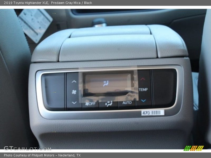 Predawn Gray Mica / Black 2019 Toyota Highlander XLE