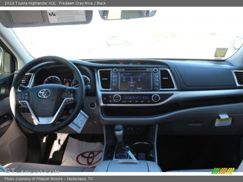 Predawn Gray Mica / Black 2019 Toyota Highlander XLE