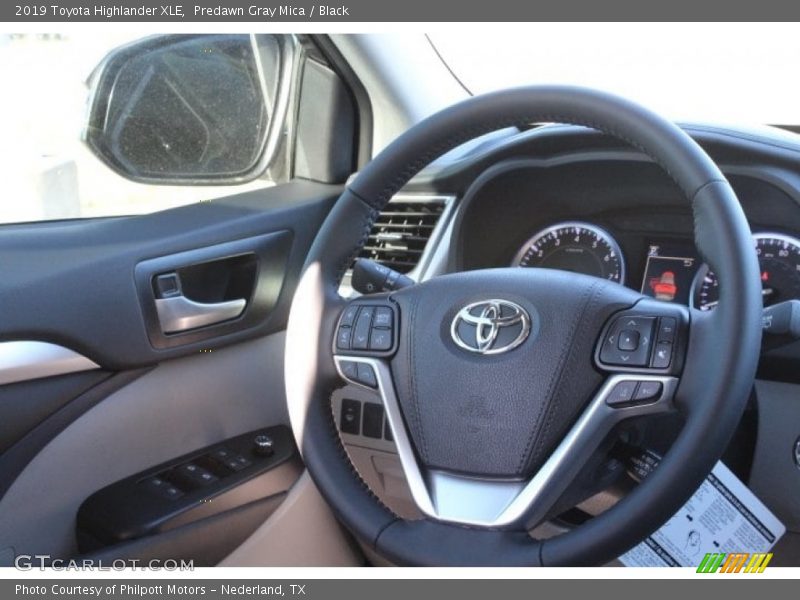 Predawn Gray Mica / Black 2019 Toyota Highlander XLE