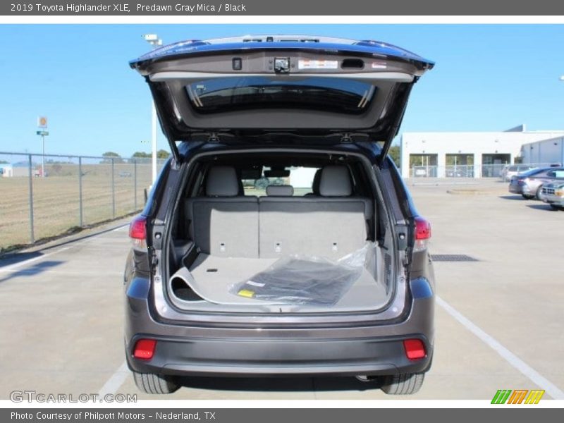 Predawn Gray Mica / Black 2019 Toyota Highlander XLE