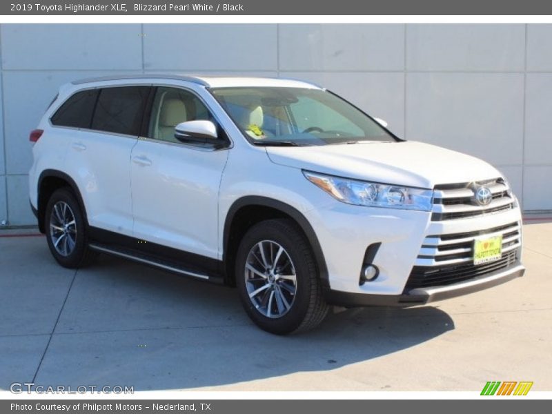 Blizzard Pearl White / Black 2019 Toyota Highlander XLE