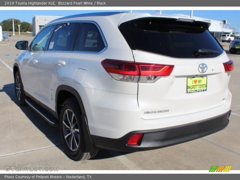 Blizzard Pearl White / Black 2019 Toyota Highlander XLE