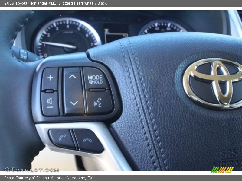 Blizzard Pearl White / Black 2019 Toyota Highlander XLE