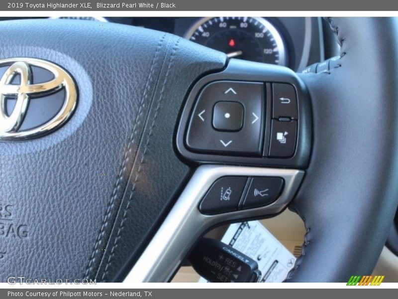 Blizzard Pearl White / Black 2019 Toyota Highlander XLE