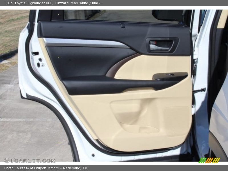 Blizzard Pearl White / Black 2019 Toyota Highlander XLE