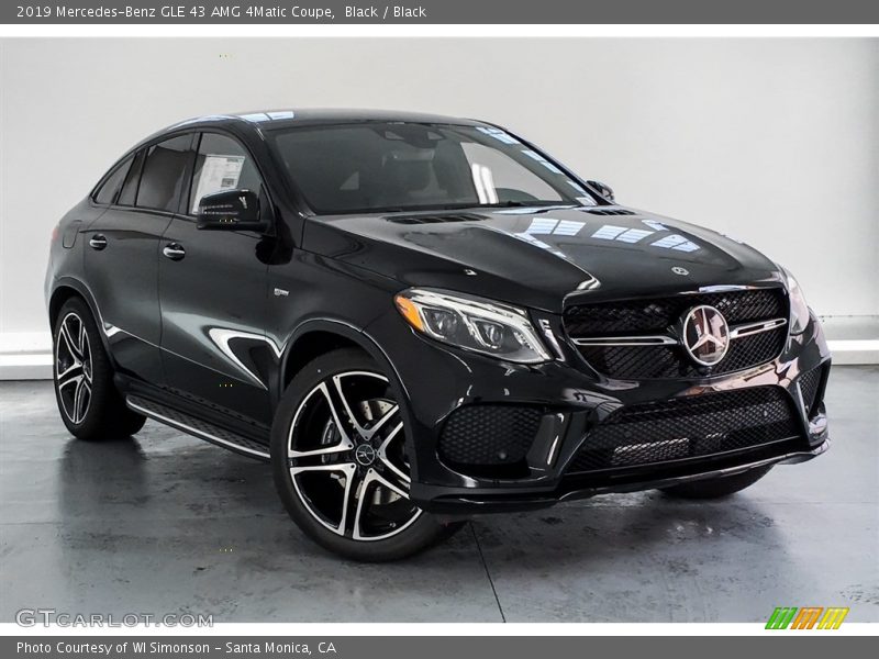 Front 3/4 View of 2019 GLE 43 AMG 4Matic Coupe