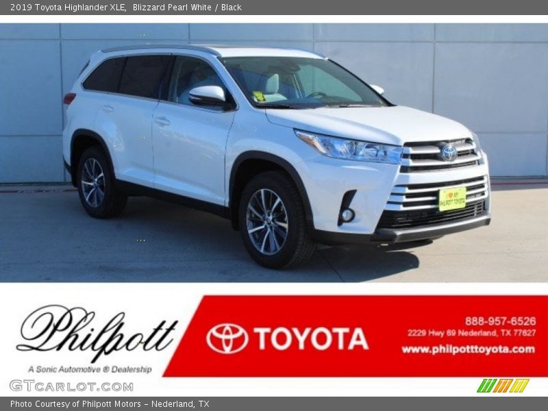 Blizzard Pearl White / Black 2019 Toyota Highlander XLE