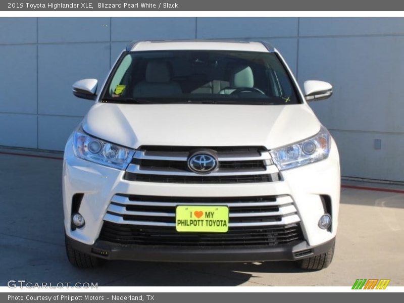 Blizzard Pearl White / Black 2019 Toyota Highlander XLE