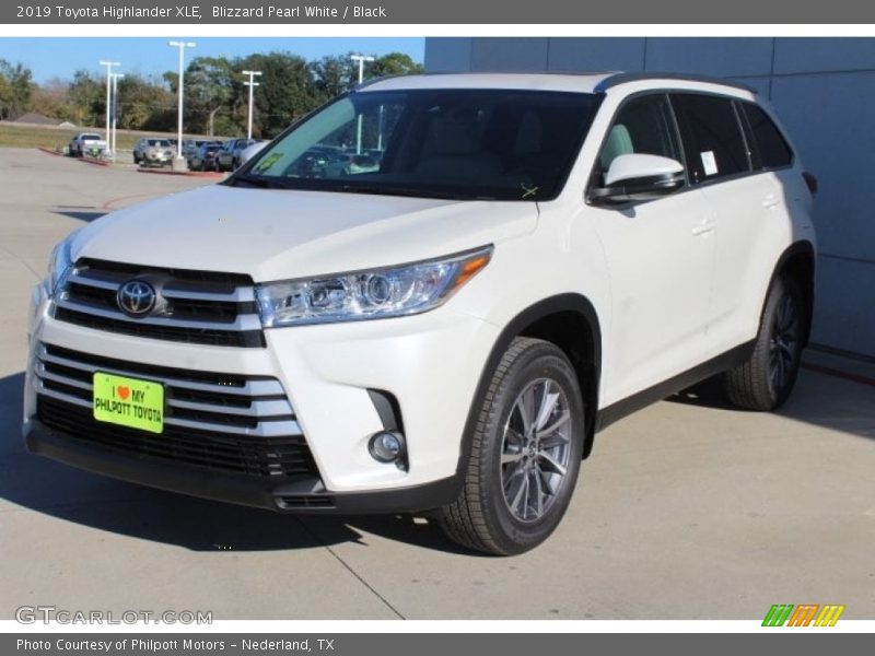 Blizzard Pearl White / Black 2019 Toyota Highlander XLE