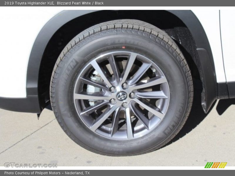 Blizzard Pearl White / Black 2019 Toyota Highlander XLE