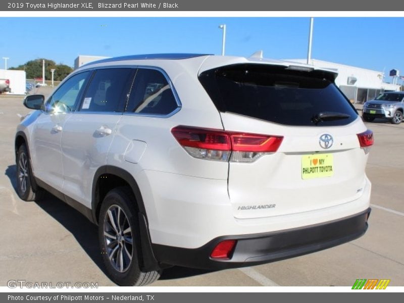 Blizzard Pearl White / Black 2019 Toyota Highlander XLE
