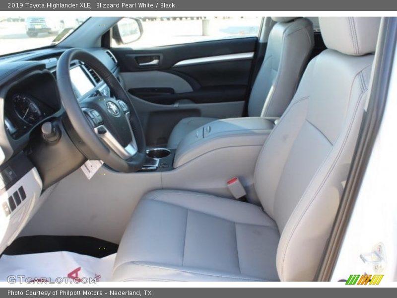 Blizzard Pearl White / Black 2019 Toyota Highlander XLE