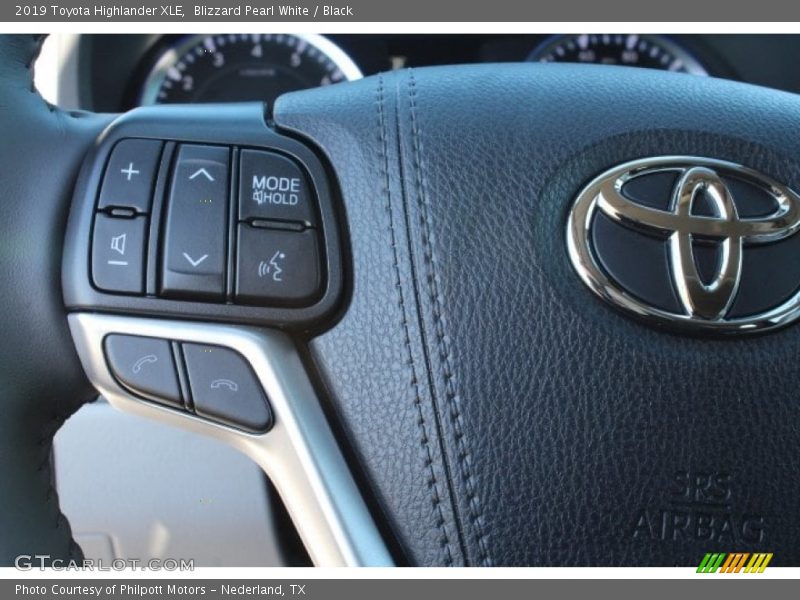 Blizzard Pearl White / Black 2019 Toyota Highlander XLE