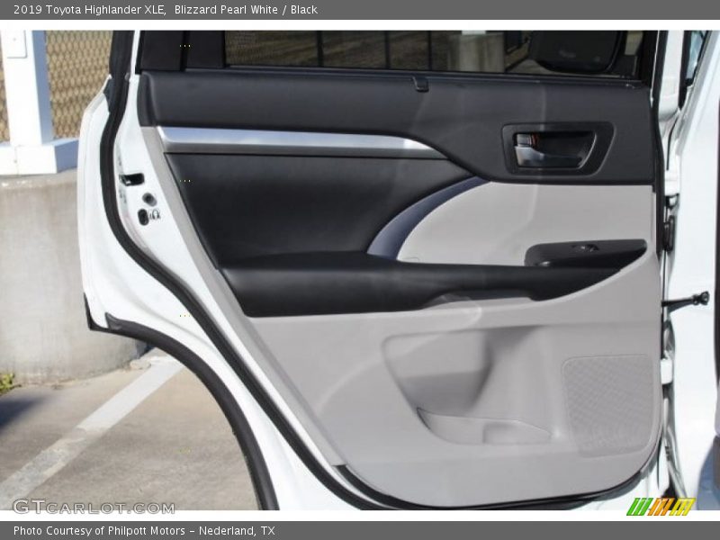 Blizzard Pearl White / Black 2019 Toyota Highlander XLE