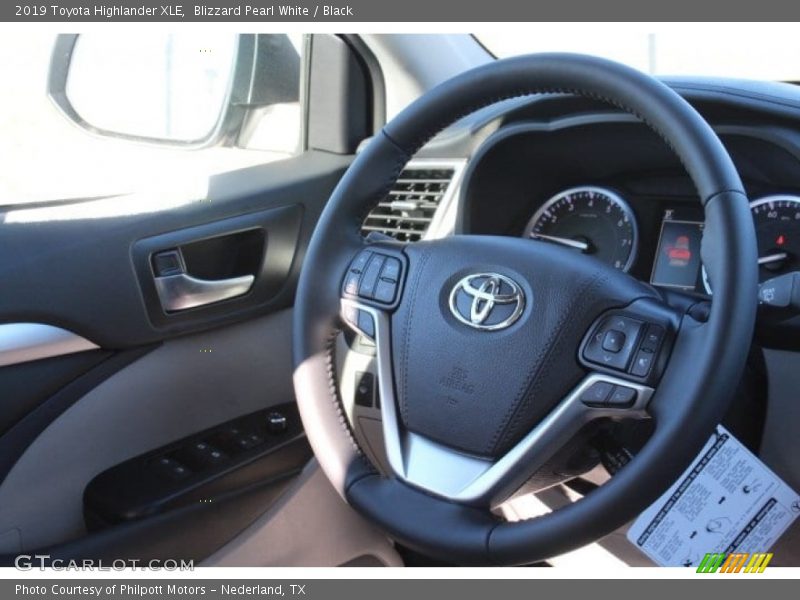 Blizzard Pearl White / Black 2019 Toyota Highlander XLE