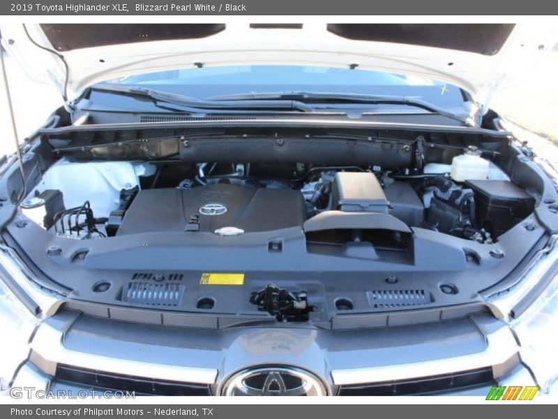 Blizzard Pearl White / Black 2019 Toyota Highlander XLE