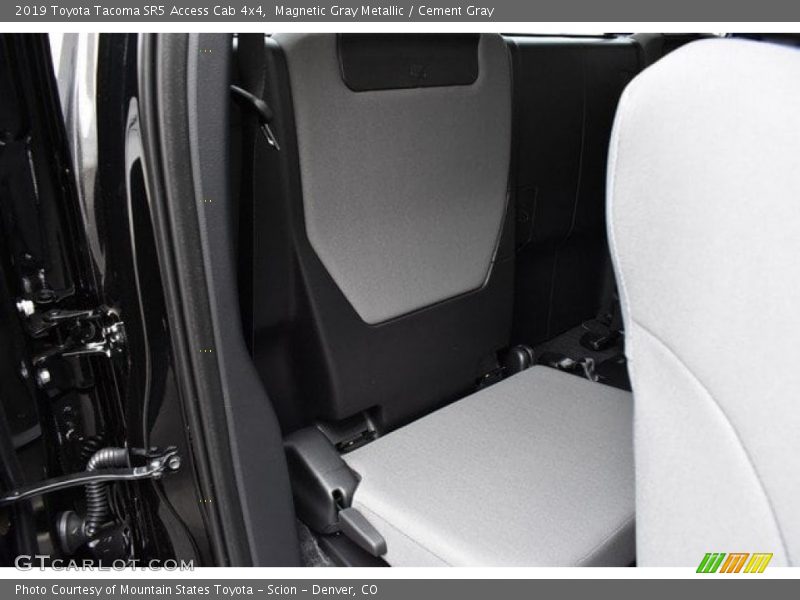 Magnetic Gray Metallic / Cement Gray 2019 Toyota Tacoma SR5 Access Cab 4x4