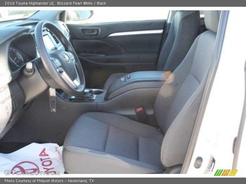 Blizzard Pearl White / Black 2019 Toyota Highlander LE