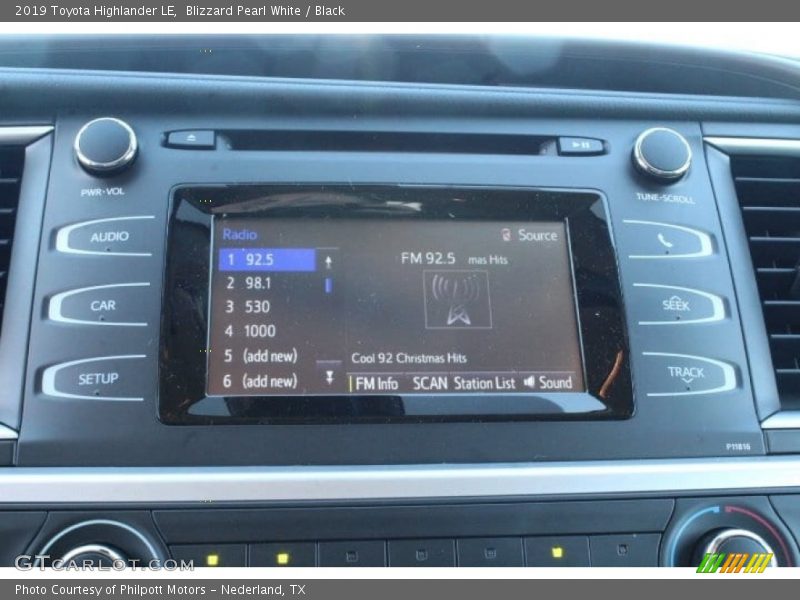 Blizzard Pearl White / Black 2019 Toyota Highlander LE