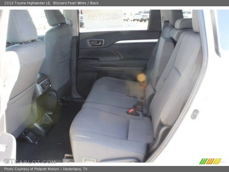 Blizzard Pearl White / Black 2019 Toyota Highlander LE