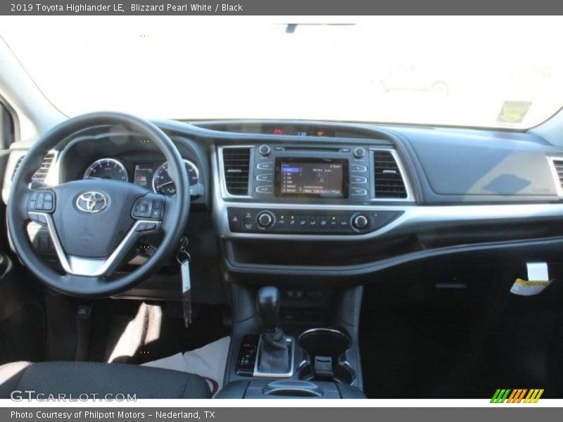 Blizzard Pearl White / Black 2019 Toyota Highlander LE