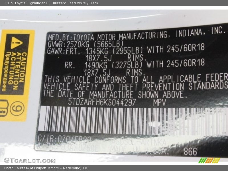 Blizzard Pearl White / Black 2019 Toyota Highlander LE