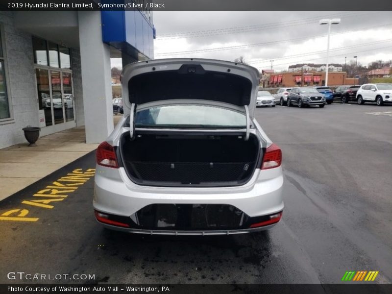 Symphony Silver / Black 2019 Hyundai Elantra Limited