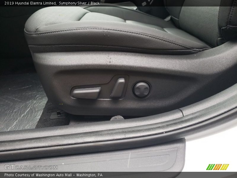 Symphony Silver / Black 2019 Hyundai Elantra Limited