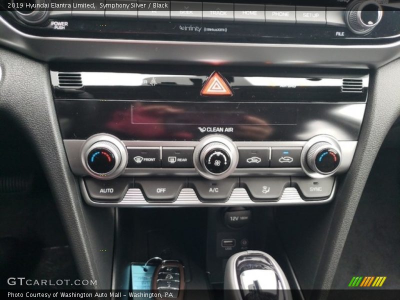 Symphony Silver / Black 2019 Hyundai Elantra Limited