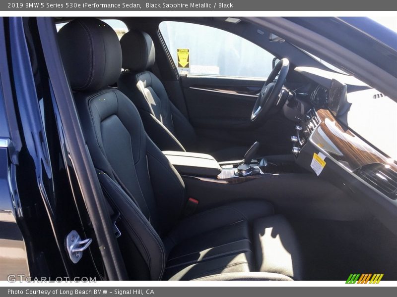 Black Sapphire Metallic / Black 2019 BMW 5 Series 530e iPerformance Sedan