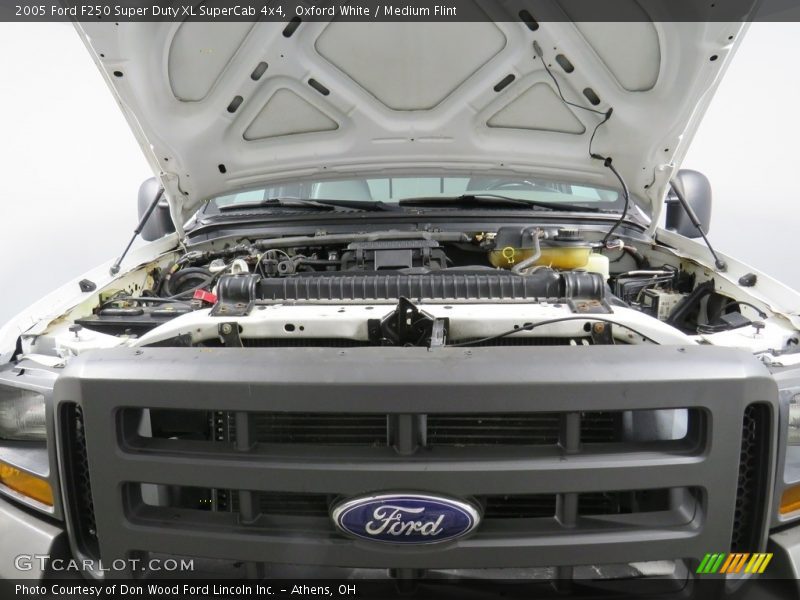 Oxford White / Medium Flint 2005 Ford F250 Super Duty XL SuperCab 4x4
