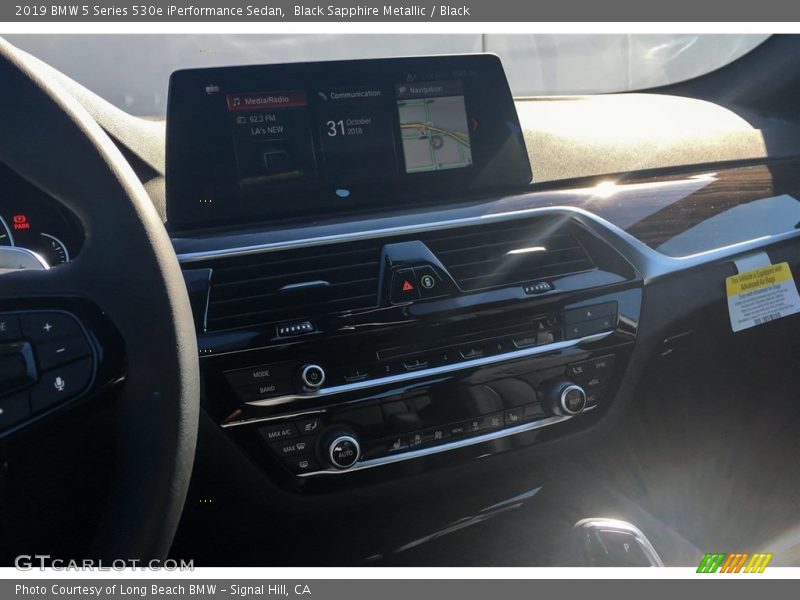 Black Sapphire Metallic / Black 2019 BMW 5 Series 530e iPerformance Sedan