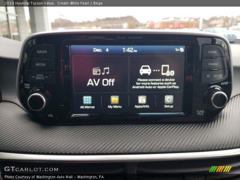 Cream White Pearl / Beige 2019 Hyundai Tucson Value