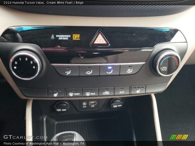 Cream White Pearl / Beige 2019 Hyundai Tucson Value