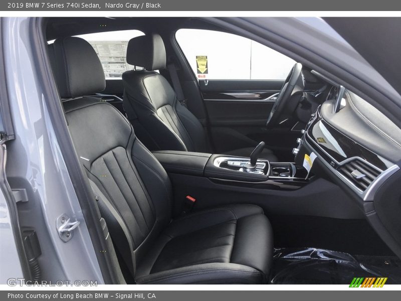 Front Seat of 2019 7 Series 740i Sedan