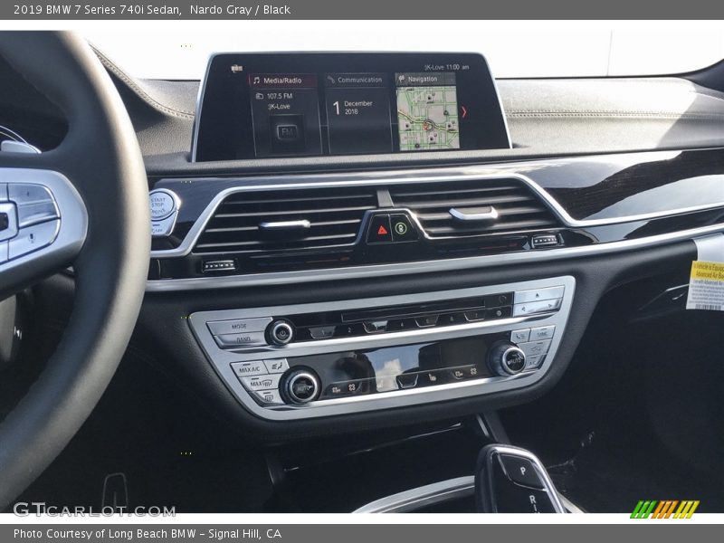 Controls of 2019 7 Series 740i Sedan