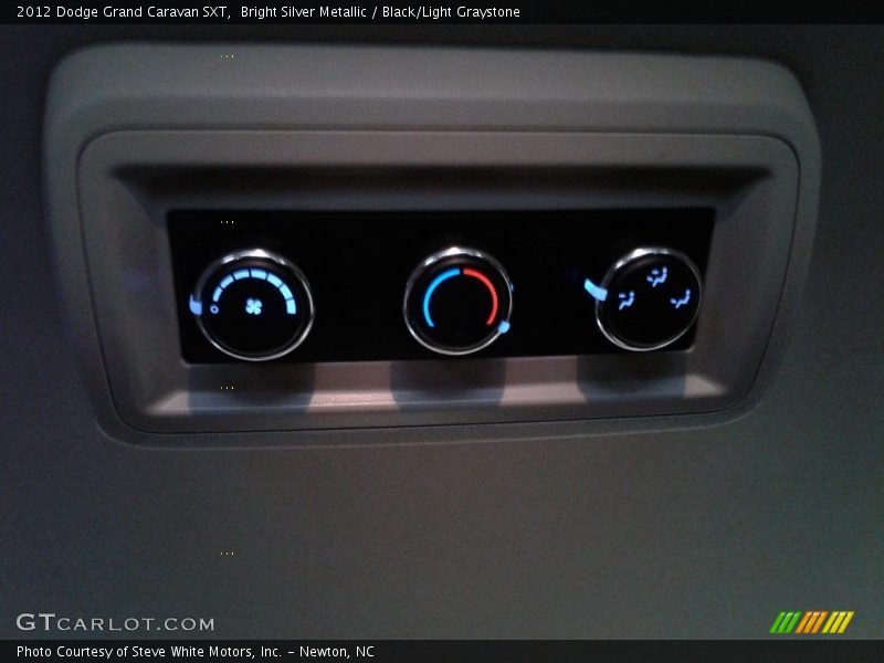 Bright Silver Metallic / Black/Light Graystone 2012 Dodge Grand Caravan SXT