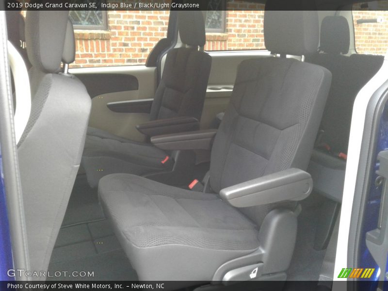 Indigo Blue / Black/Light Graystone 2019 Dodge Grand Caravan SE