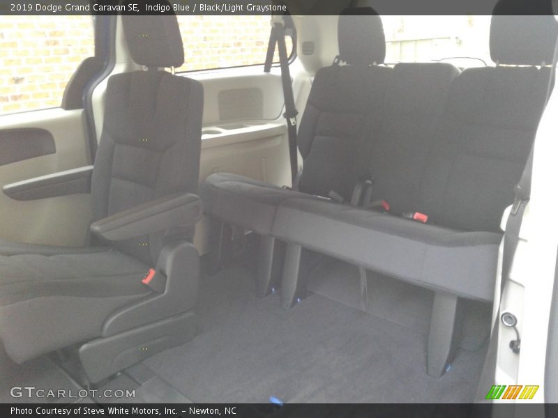 Indigo Blue / Black/Light Graystone 2019 Dodge Grand Caravan SE