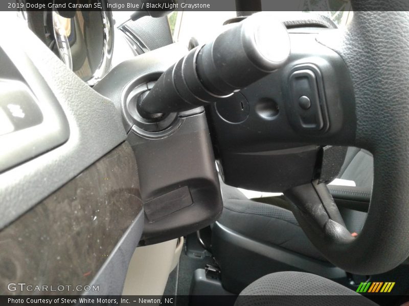 Indigo Blue / Black/Light Graystone 2019 Dodge Grand Caravan SE