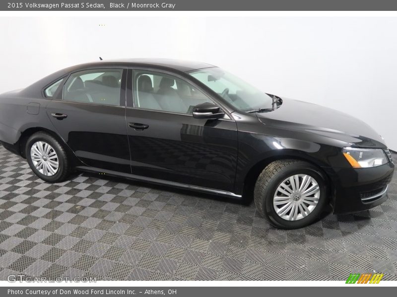 Black / Moonrock Gray 2015 Volkswagen Passat S Sedan