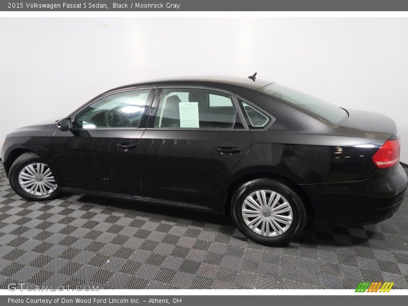 Black / Moonrock Gray 2015 Volkswagen Passat S Sedan